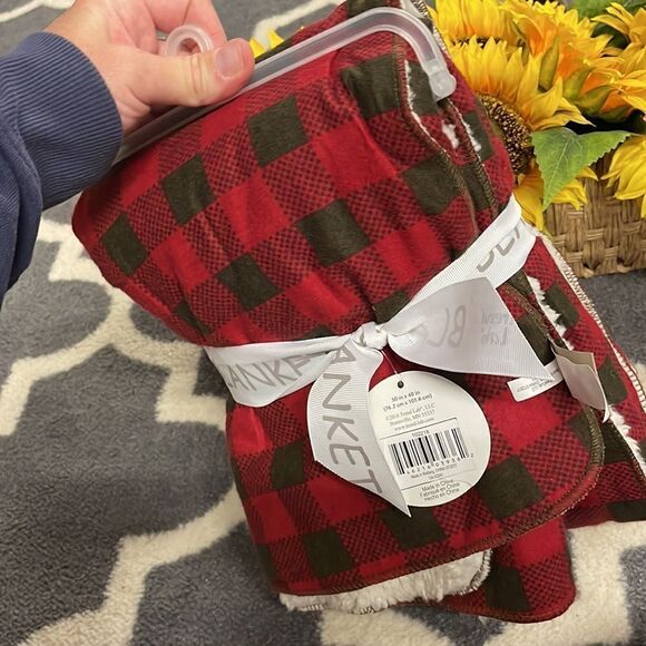 NWT buffalo plaid baby soft fleece blanket - Picture 7 of 8